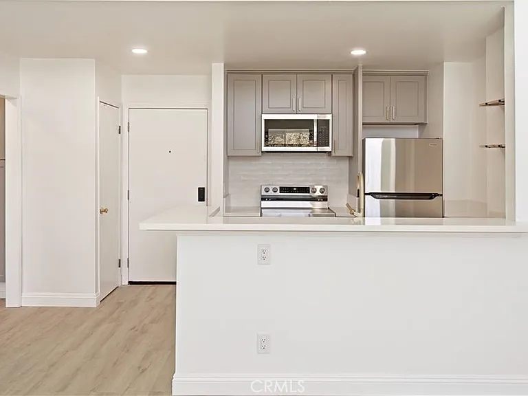 802 Coriander Dr #B — Photo 8