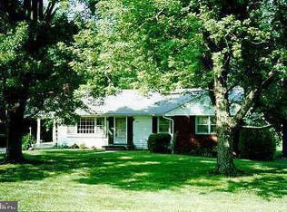 206 Hillcrest Dr, Fredericksburg, VA 22401