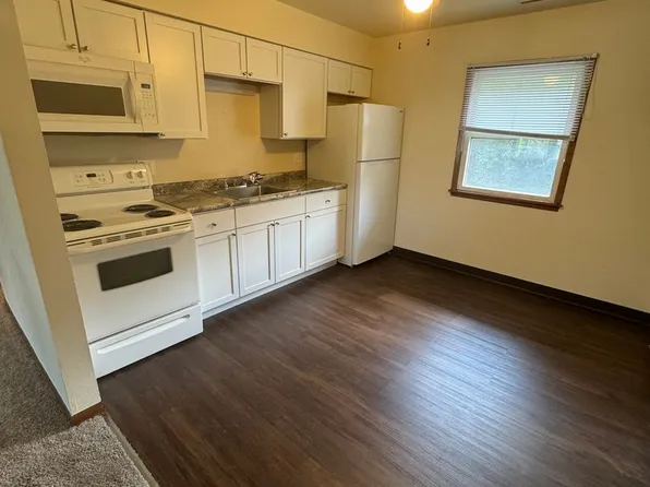 917 E. Iowa Ave, 917 E Iowa Ave APT 4, Indianola, IA 50125