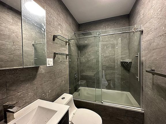 2nd image of 474 Van Buren St #5