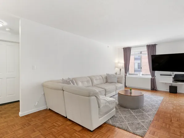 300 West 135th Street image 1 of 13