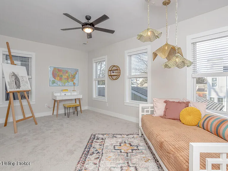 717 Lynn St — Photo 16