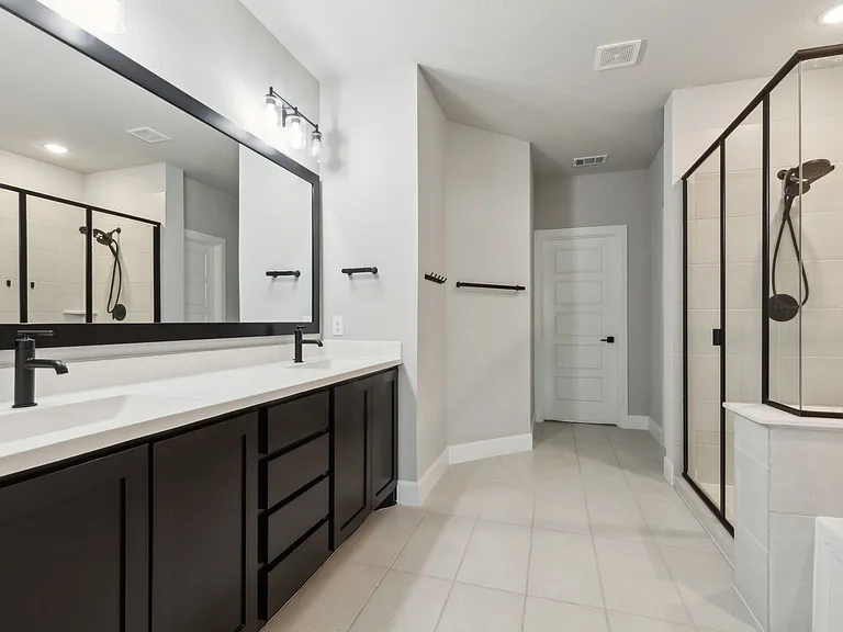 2121 Tolleson Dr — Photo 2