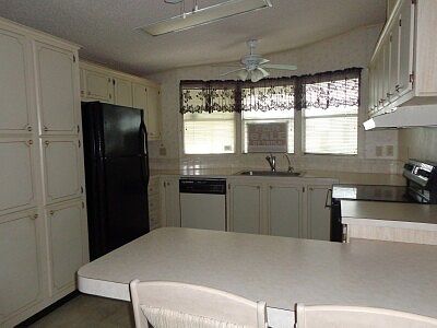 3rd image of 4933 Lakeland Harbor Blvd.