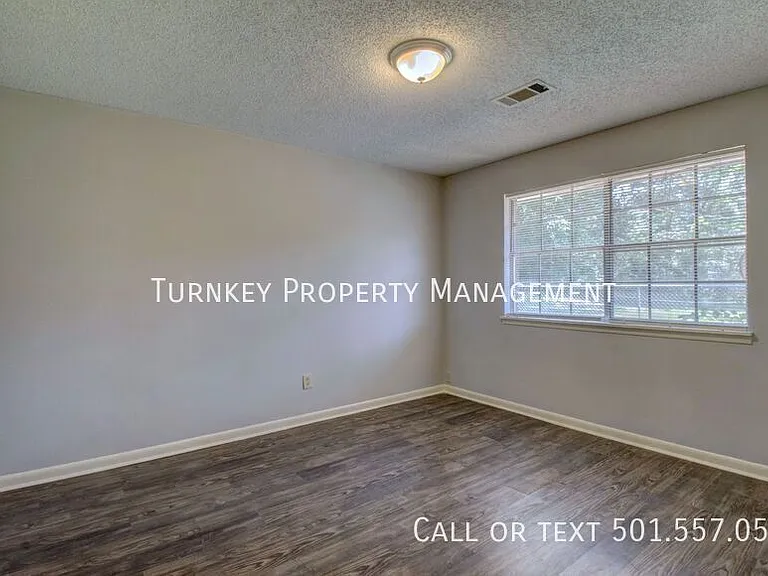 2 E Laramie Dr #B — Photo 13