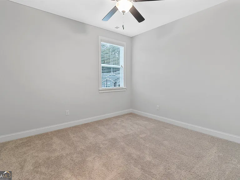 127 Vivian Ln — Photo 39