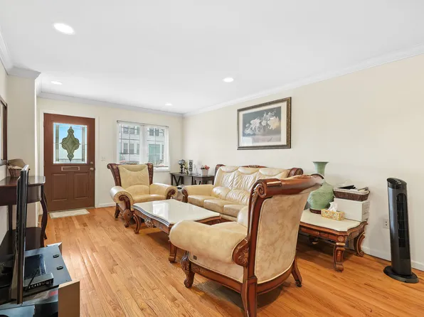 42-19 214th Place image 7 of 44