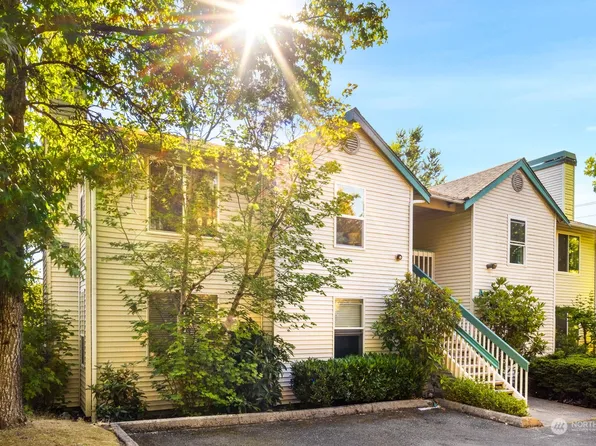 6835 NE 153rd Place #A201, Kenmore, WA 98028