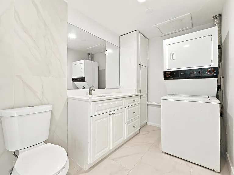 126 West Ct — Photo 33