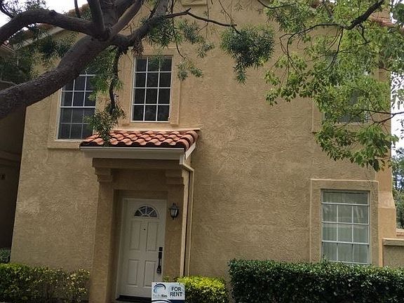 3rd image of 12318 Creekview Dr