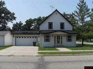 217 6th St, Gaylord, MN 55334