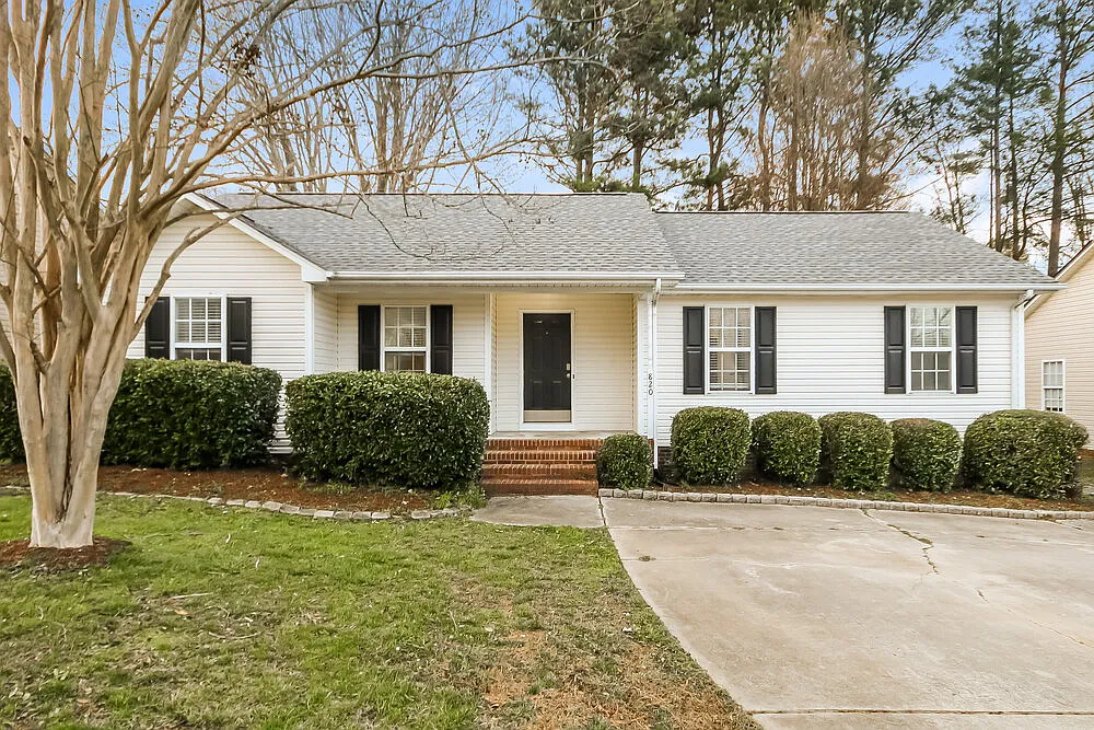 3 bed, 2.0 bath, 1246 sqft, $2,120 — Photo 1
