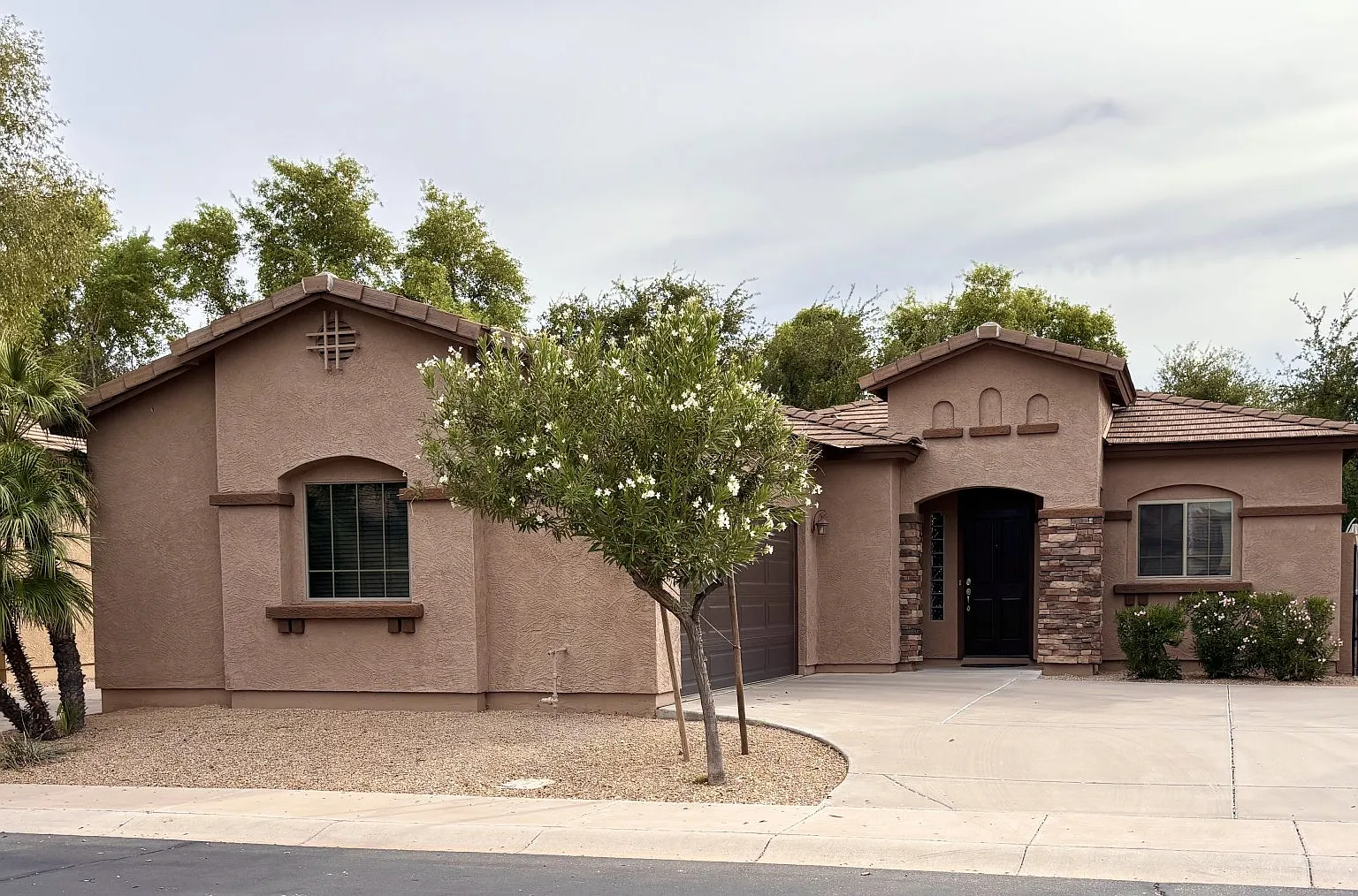 3 bed, 1350 sqft, $3,500 — Photo 1