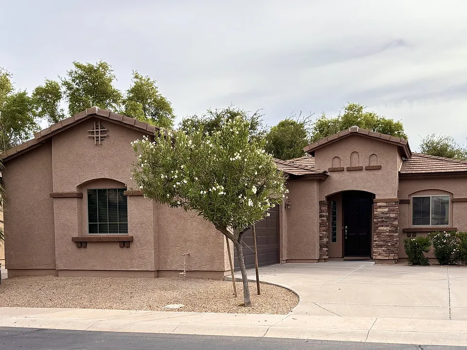 3939 W Roundabout Cir
