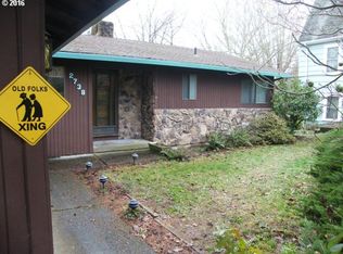 2738 SW Moss St, Portland, OR 97219