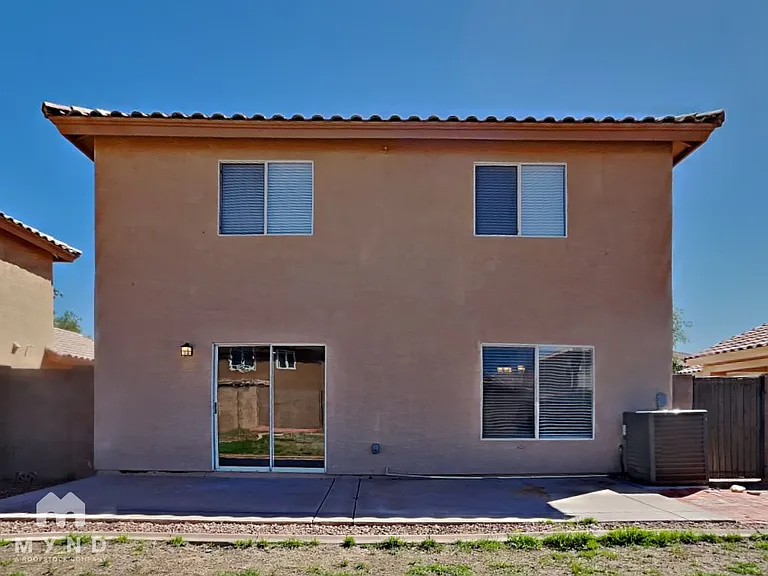 11802 W Laurel Ln — Photo 15