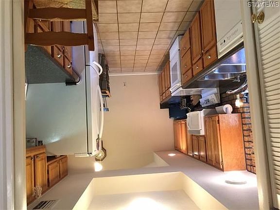 4th image of 8781 Lateen Ln APT 101