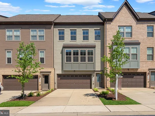 9506 Capital Ln, Upper Marlboro, MD 20774