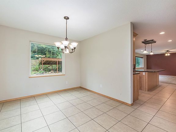 5th image of 235 Jasper Ct