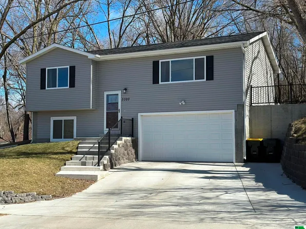 3320 Parkland Pl, Sioux City, IA 51105