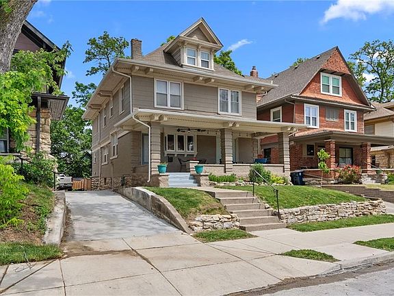 2nd image of 3641 Central St