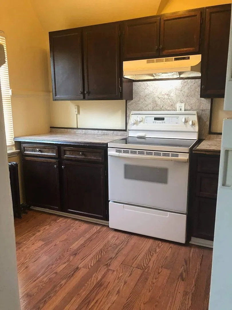 912 Haskell Ave — Photo 3
