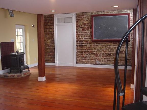2nd image of 412 N Monroe St