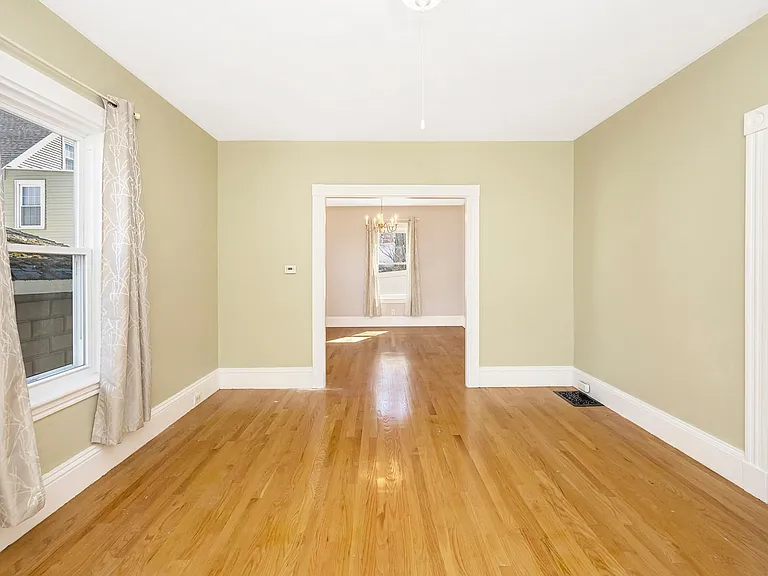 16 Oak Grove Ter — Photo 9