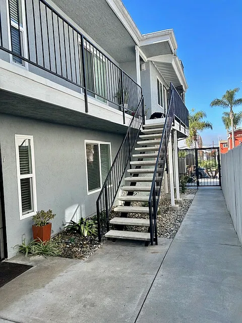 2 bed, 732 sqft, $2,750 — Photo 2