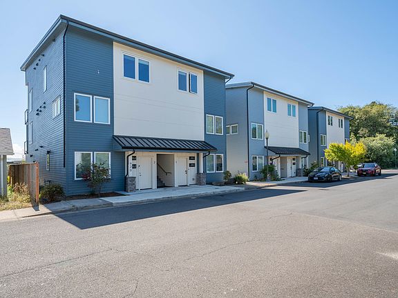 3rd image of 920 SW 48th St #4