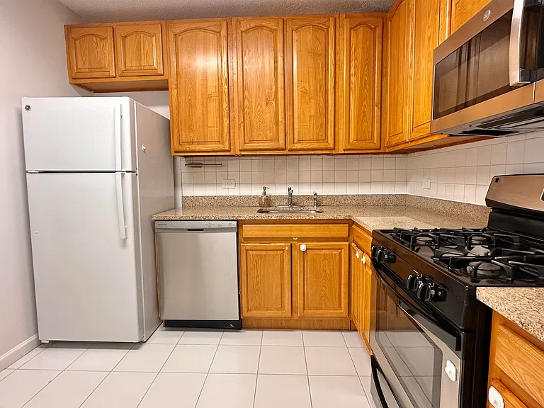 45 River Dr S #803 — Photo 24
