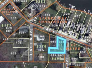 W277N2849 Oak St, Pewaukee, WI 53072