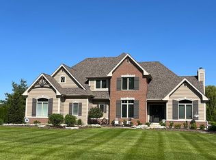 7N065 Ridge Line Rd, St Charles, IL 60175