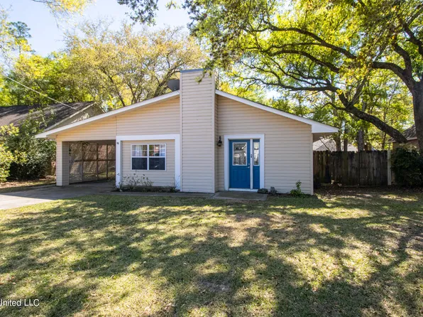 63724 Diamondhead Dr N, Diamondhead, MS 39525