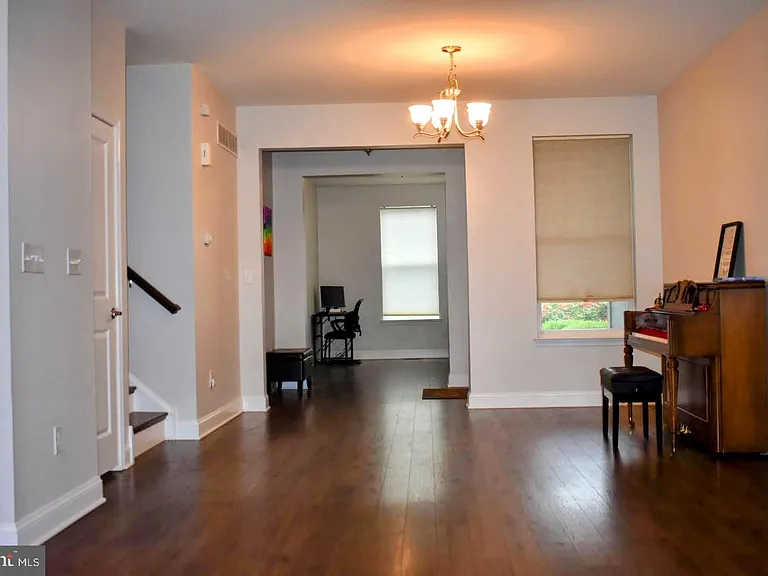 3209 Krista Ln — Photo 2