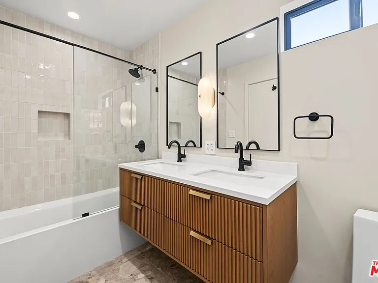5841 Whitworth Dr — Photo 14