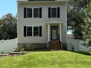 556 Sunset Knoll Rd, Pasadena, MD 21122