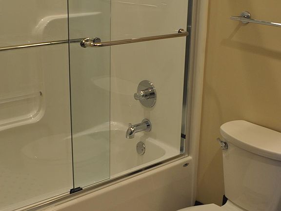 4th image of 530 Craghead St APT 204