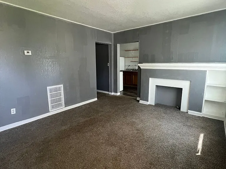 948 N Glendale St — Photo 5