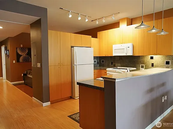 17 W Mercer St #207 — Photo 7