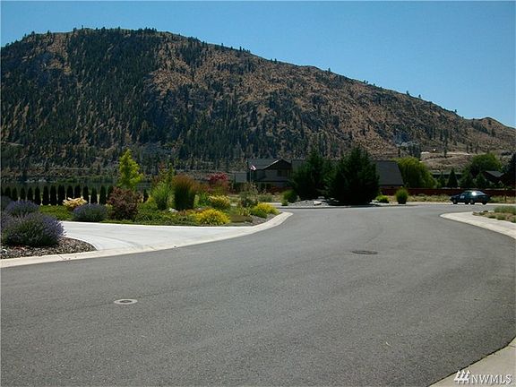4th image of 736 Heron Ct