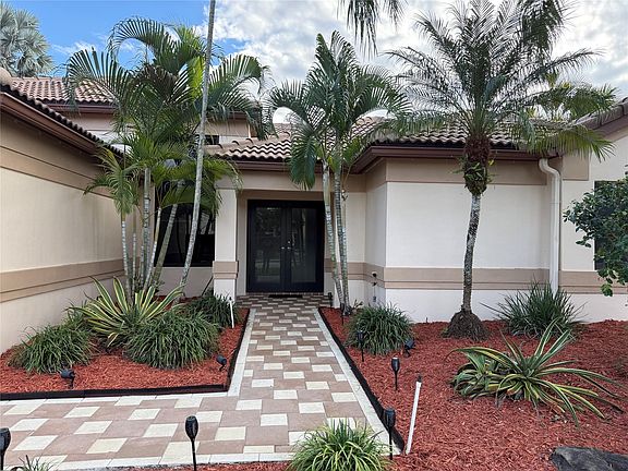 3rd image of 2702 E Orchard Circle