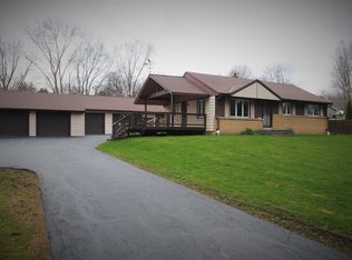 7045 S North Cape Rd, Franklin, WI 53132