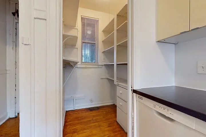 Greenwood 5201 — Photo 53