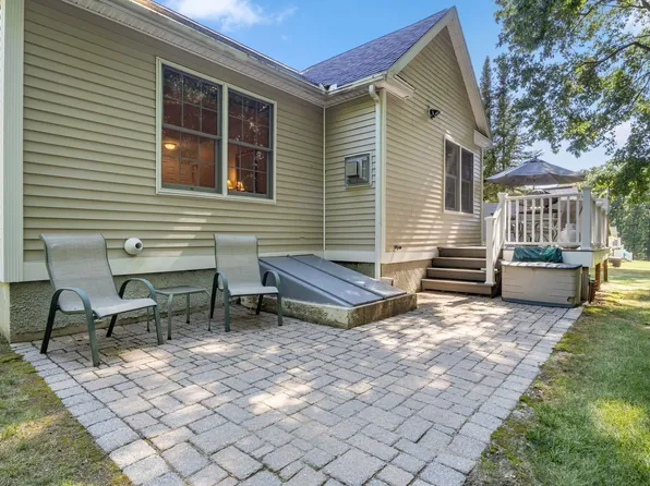 10 Cortland Avenue, Stratham, NH 03885