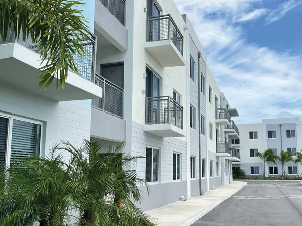 Advenir at Ludlam Trail