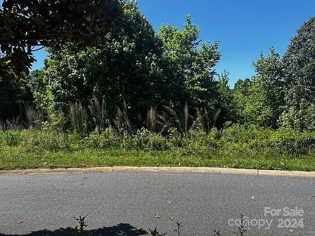 2nd image of 5766 Kingsway Blvd