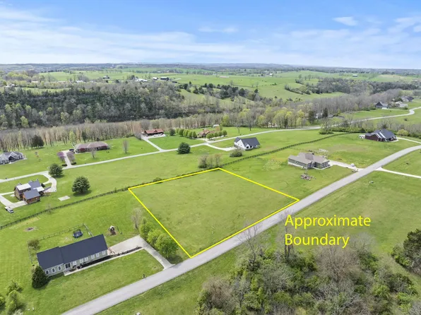 165 Meadow Lake Dr, Lancaster, KY 40444