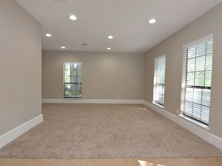 203 County Glen St — Photo 10
