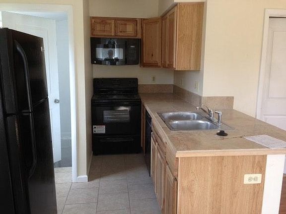 2nd image of 507 Robertson St
